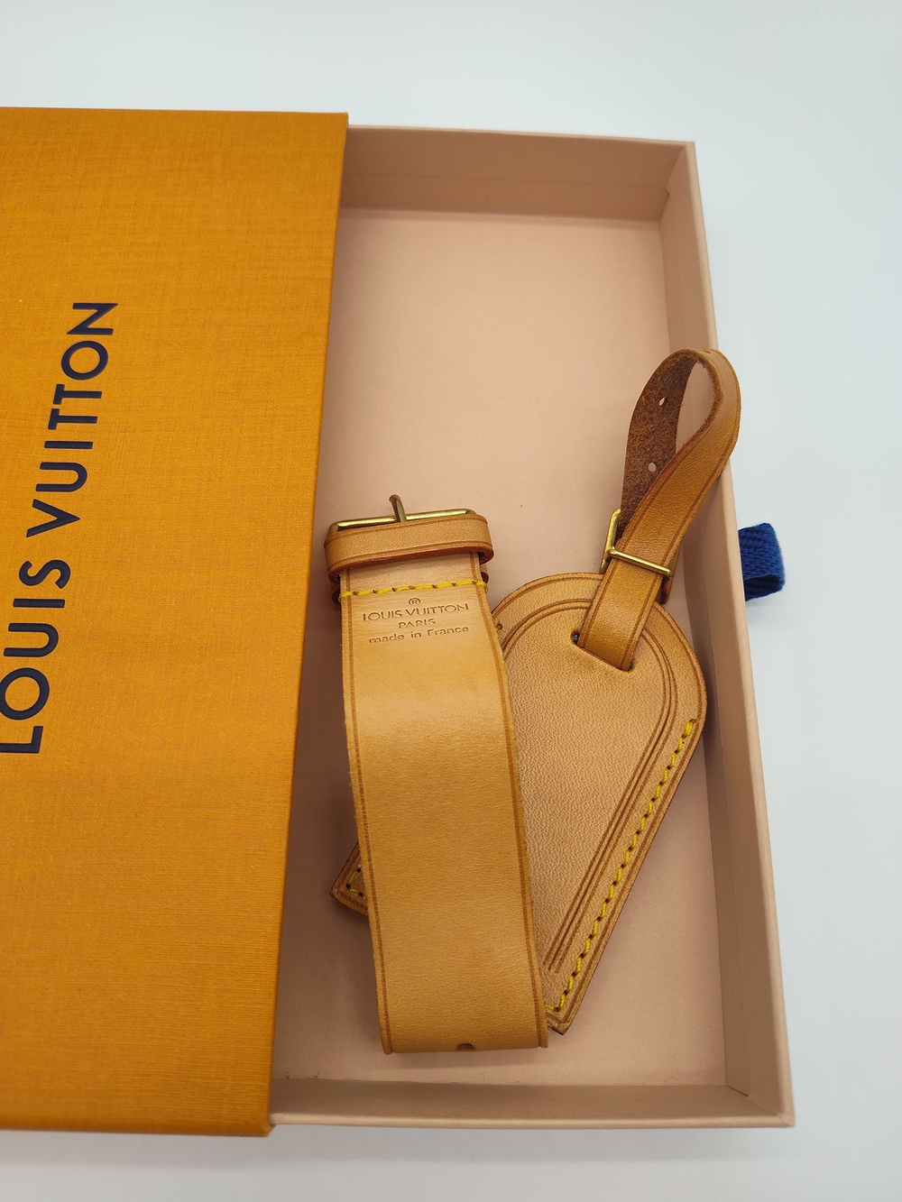 LOUIS VUITTON Vachetta Leather Luggage Tag & Handle Strap Set with Box - Picture 2 of 13